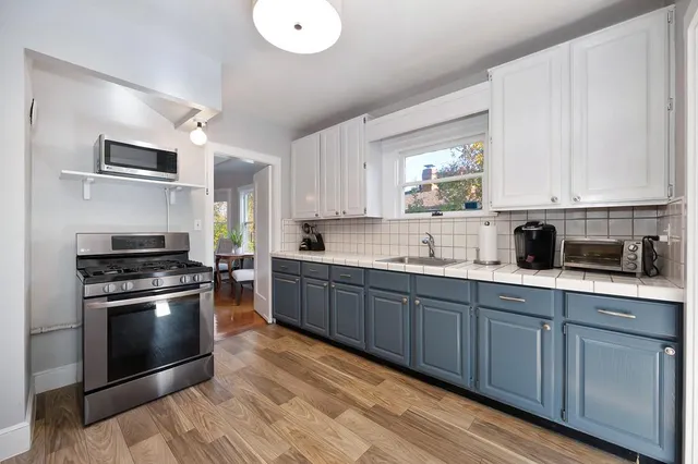 $895,900 | 2324 4th Avenue, Sacramento, CA 95818