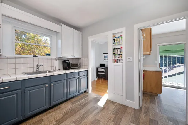 $895,900 | 2324 4th Avenue, Sacramento, CA 95818