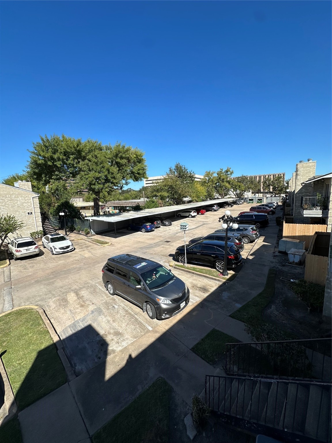 6500 Sands Point Drive, Unit 404 Houston, TX 77074 - Photo 27 of 27 a view of a backyard of the house