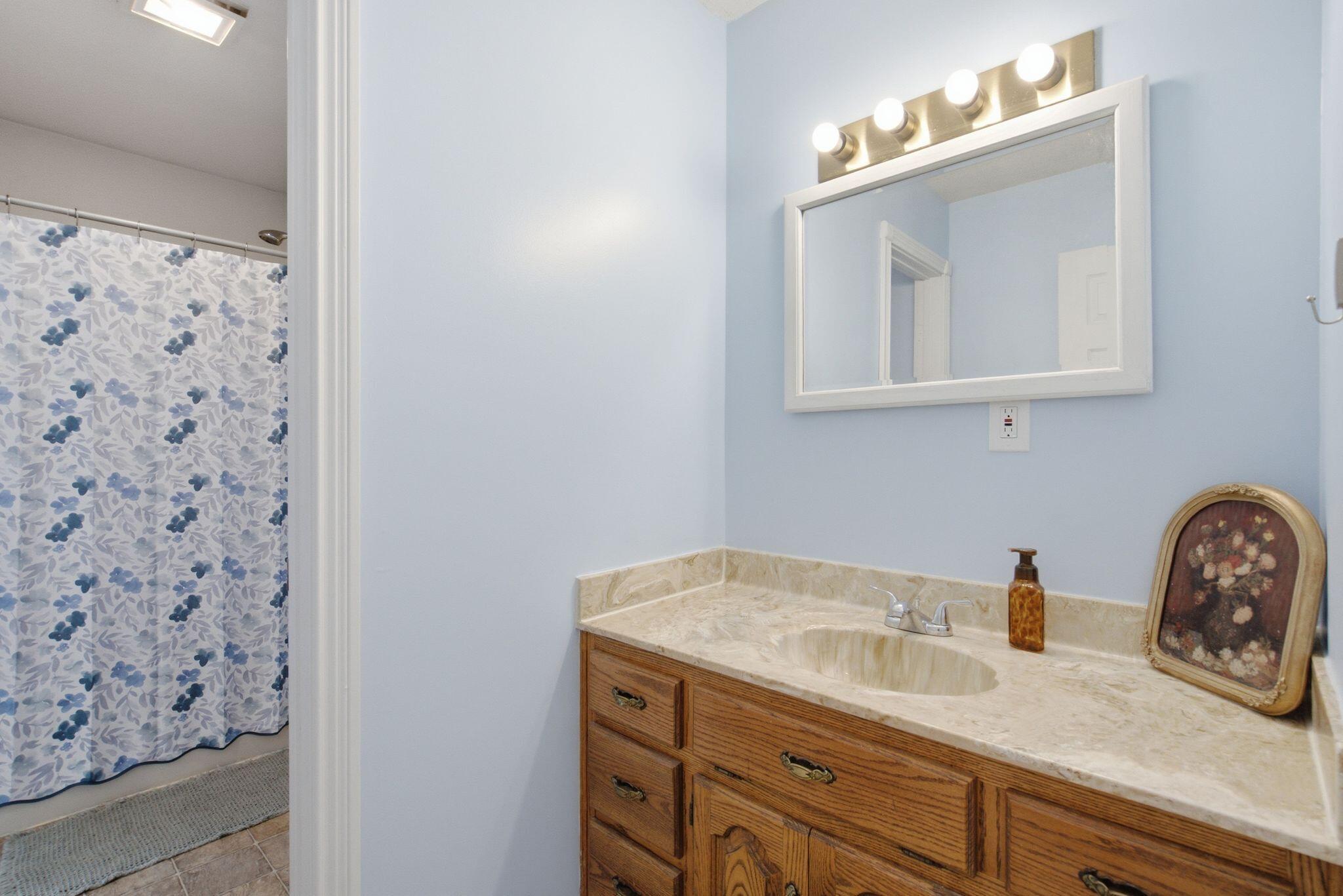 1558 Keith Road Hodgenville, KY 42748 - Photo 19 of 41 Bathroom