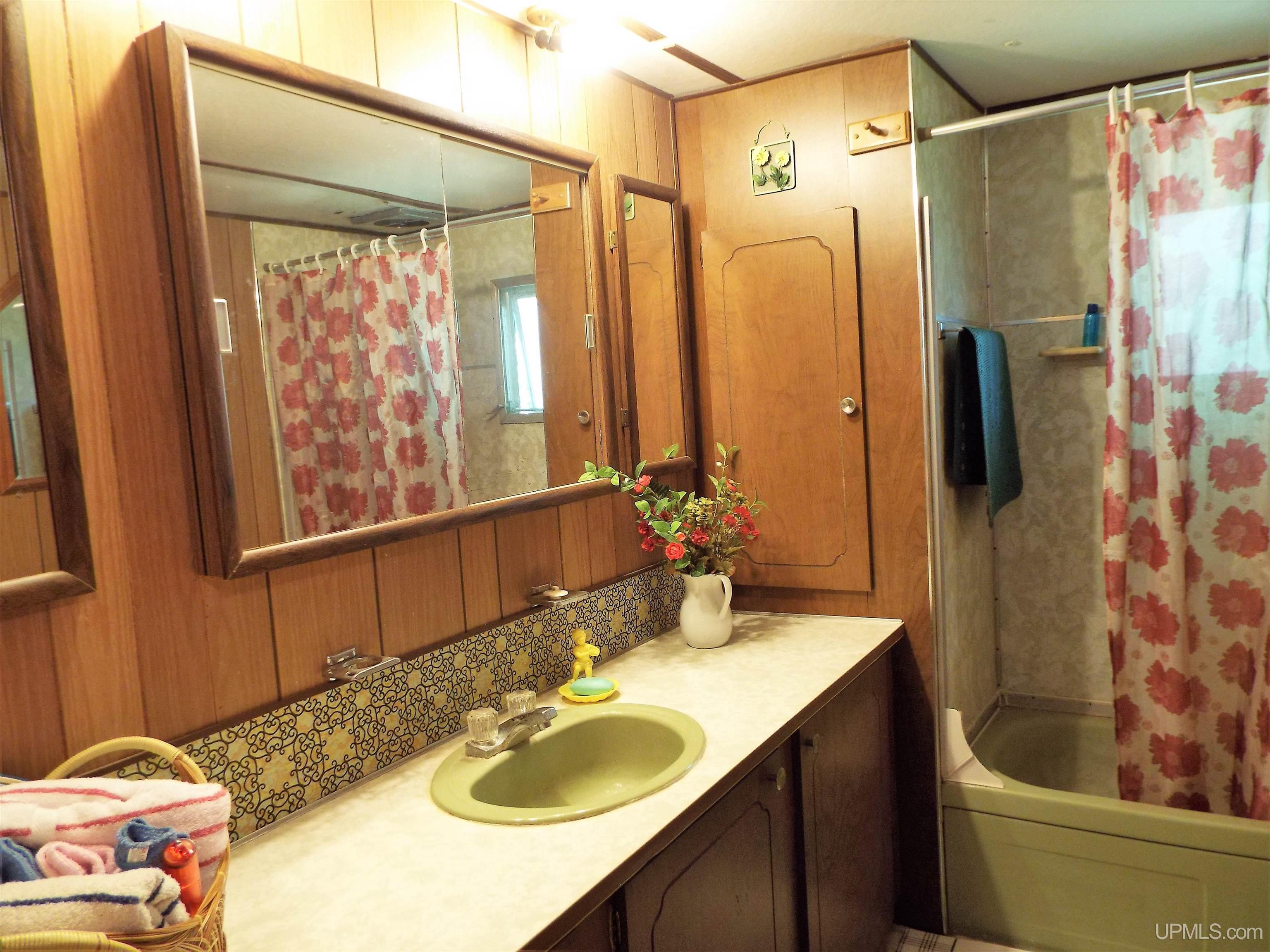 9561 Perch Bay Road Manistique, MI 49854 - Photo 7 of 18 Gallery Image 7