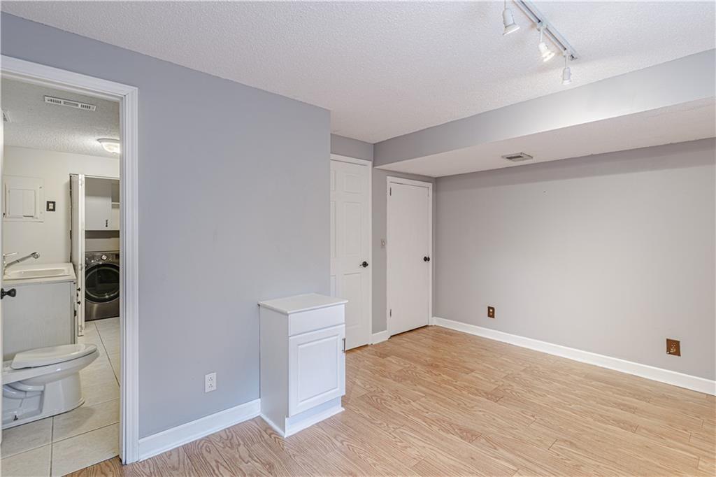 11030 Rene Street Lenexa, KS 66215 - Photo 32 of 39 Gallery Image 32