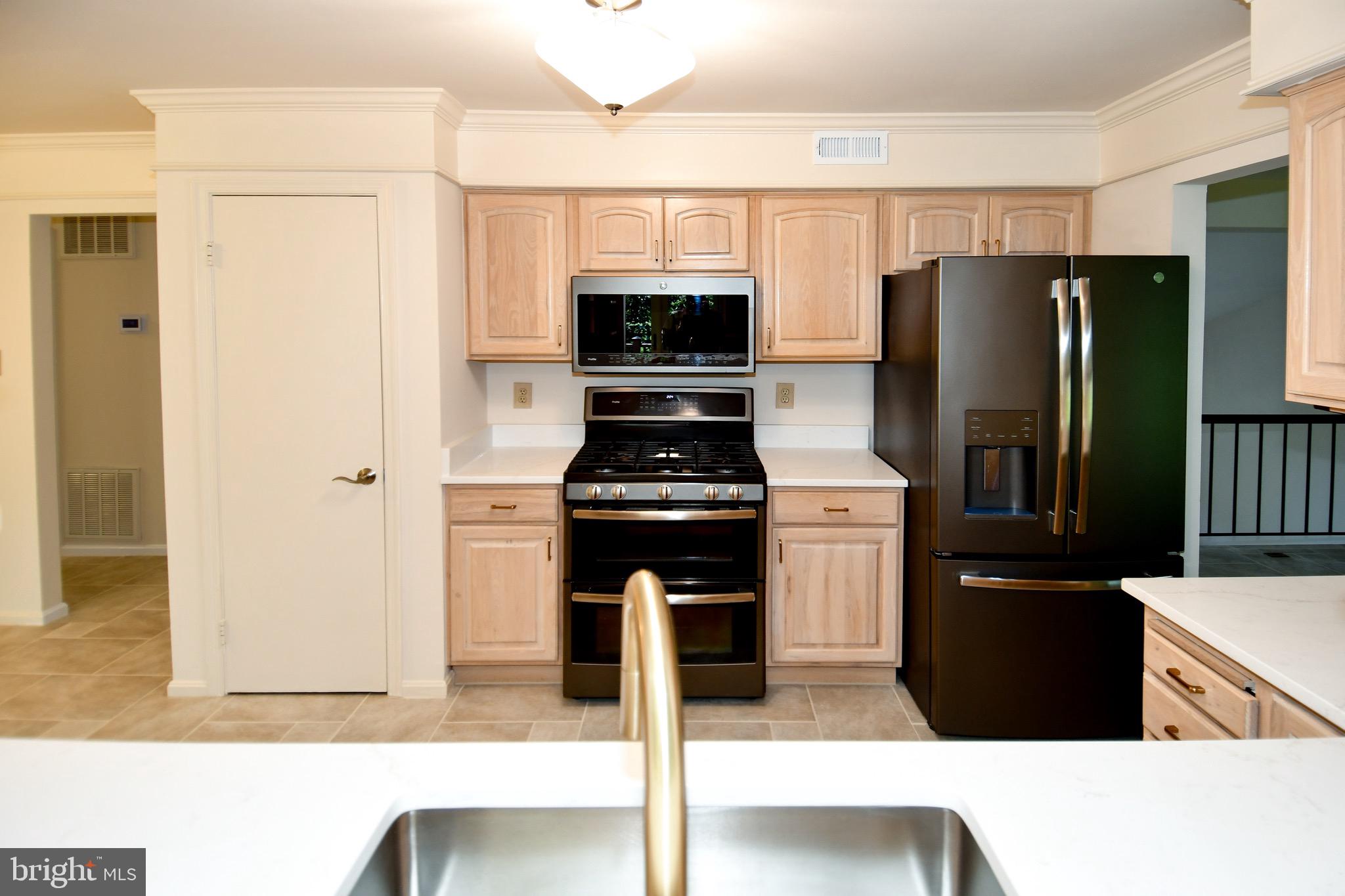 11061 Tottenham Lane Reston, VA 20194 - Photo 32 of 89