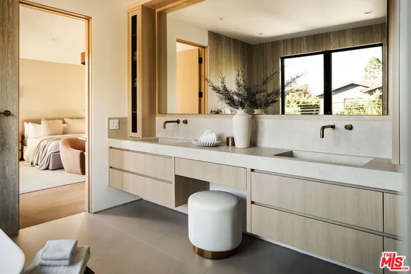 $4,094,000 | 4140 Kraft Avenue, Studio City, CA 91604