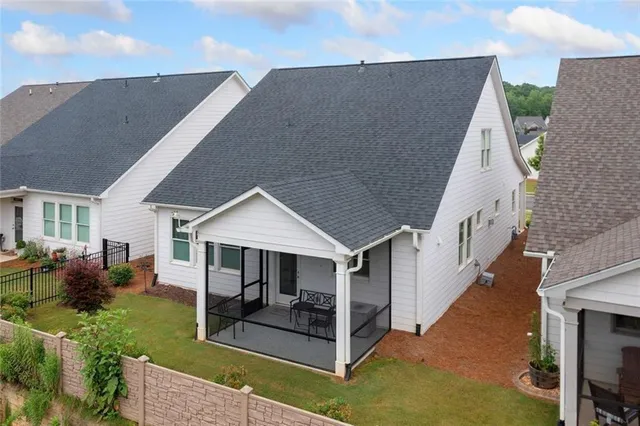 a view of house with outdoor entertaining spaces