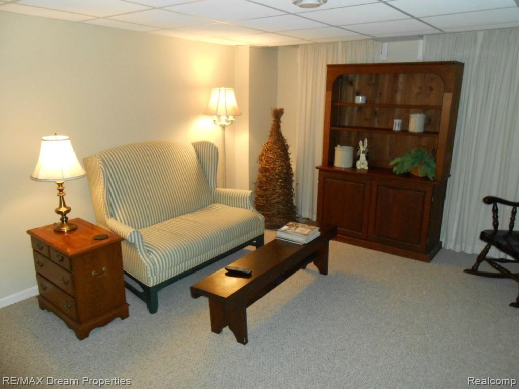 1641 Nantucket Road Plymouth, MI 48170 - Photo 20 of 27 DSCN1348.jpg