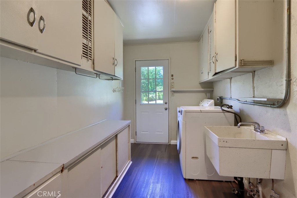 4949 Indian Peak Road Mariposa, CA 95338 - Photo 31 of 56 a room with storage and utility