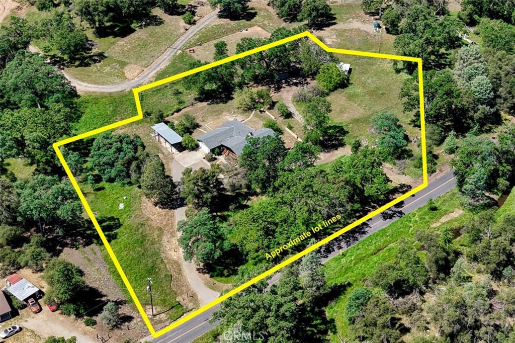 4949 Indian Peak Road Mariposa, CA 95338 - Photo 52 of 56 an aerial view of a house with a garden