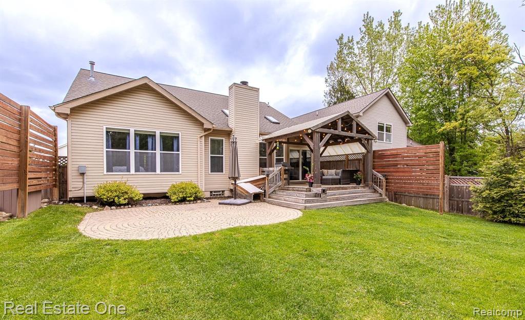 74 Eagle Ridge Road Lake Orion, MI 48360 - Photo 2 of 44