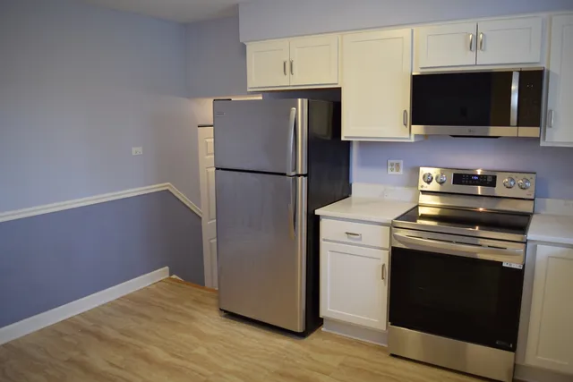 $3,000 | 1224 East Thurston Drive, Palatine, IL 60074