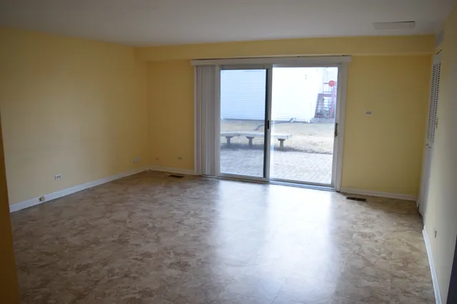 $3,000 | 1224 East Thurston Drive, Palatine, IL 60074