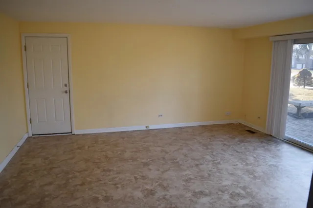 $3,000 | 1224 East Thurston Drive, Palatine, IL 60074