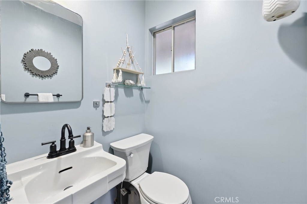 933 North Pine Avenue Rialto, CA 92376 - Photo 20 of 40