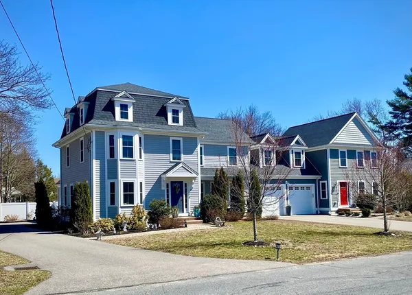 $1,199,900 | 80 Pleasant Street, Medfield, MA 02052