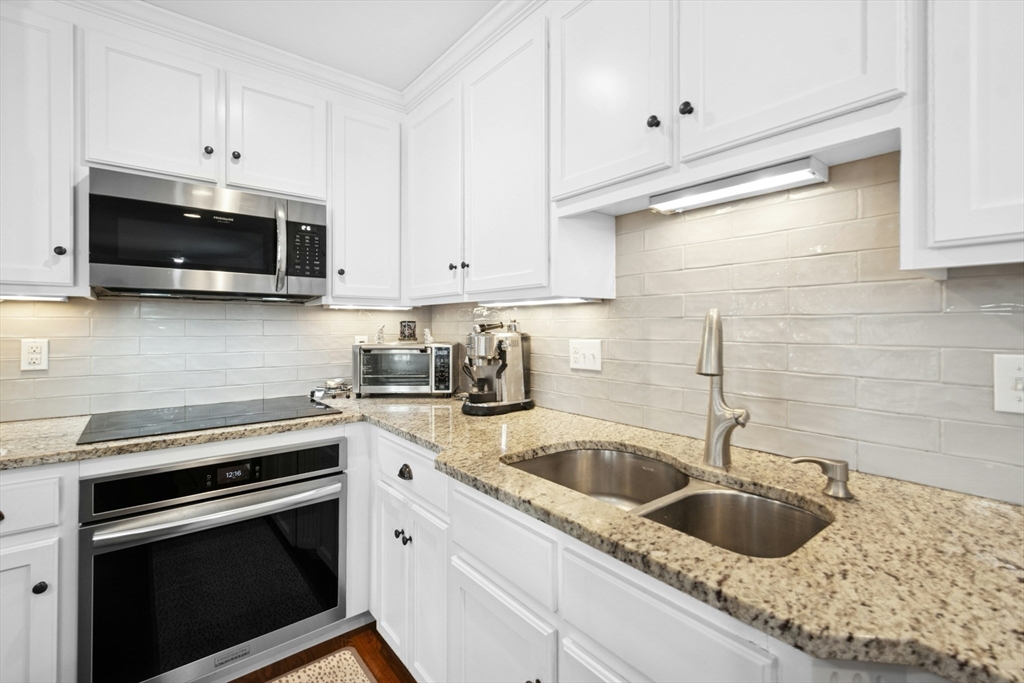 80 Pleasant Street Medfield, MA 02052 - Photo 13 of 38