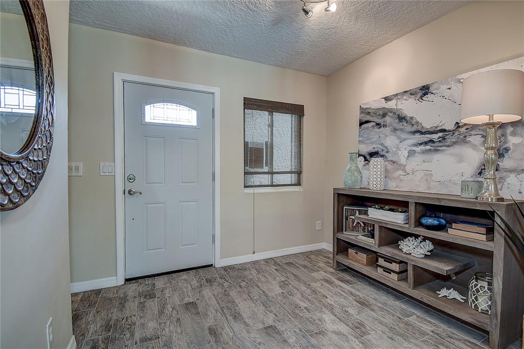 705 Sunset Cove Madeira Beach, FL 33708 - Photo 6 of 35 Gallery Image 6