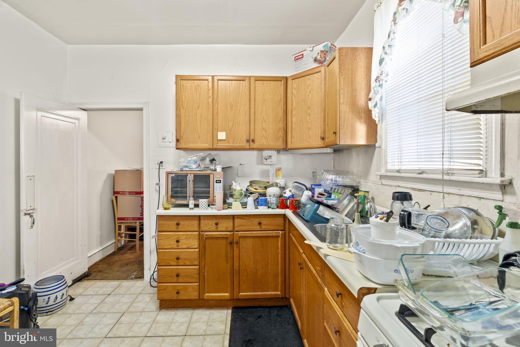 7224 Briar Road Philadelphia, PA 19138 - Photo 8 of 15 Kitchen