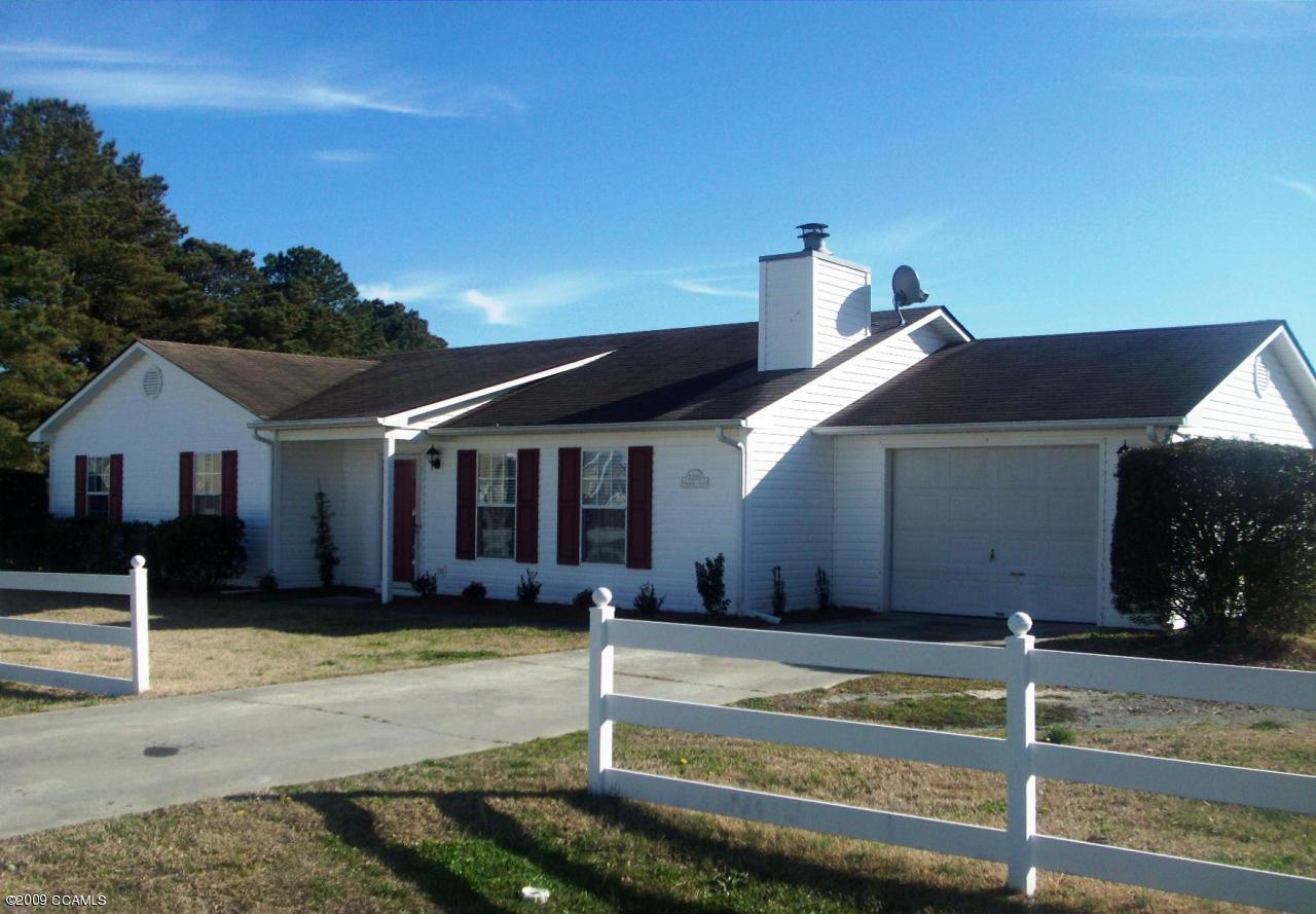 2205 Mayberry Loop Road Morehead City, NC 28557 - Photo 1 of 17 Front
