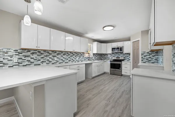 $589,900 | 113 Crestline Drive, Pleasanton, TX 78064