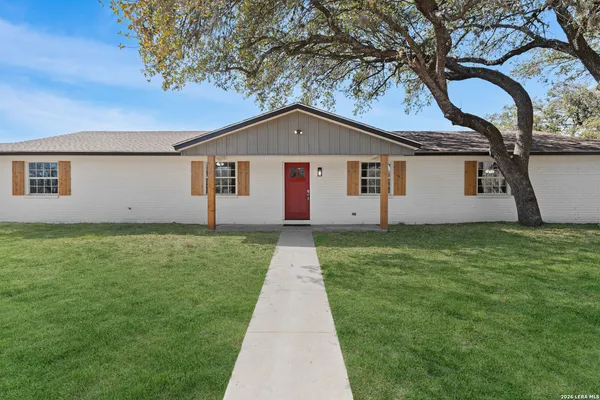 $574,999 | 113 Crestline Drive, Pleasanton, TX 78064