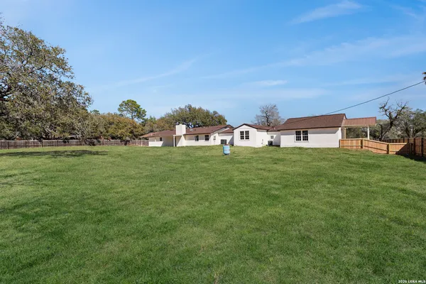 $589,900 | 113 Crestline Drive, Pleasanton, TX 78064