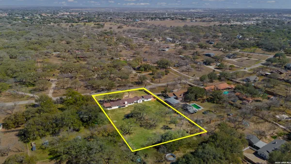 $574,999 | 113 Crestline Drive, Pleasanton, TX 78064