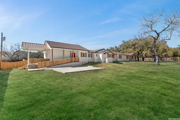 $589,900 | 113 Crestline Drive, Pleasanton, TX 78064