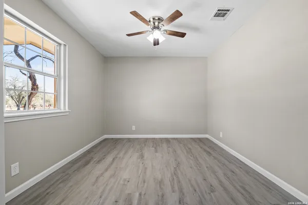 $589,900 | 113 Crestline Drive, Pleasanton, TX 78064