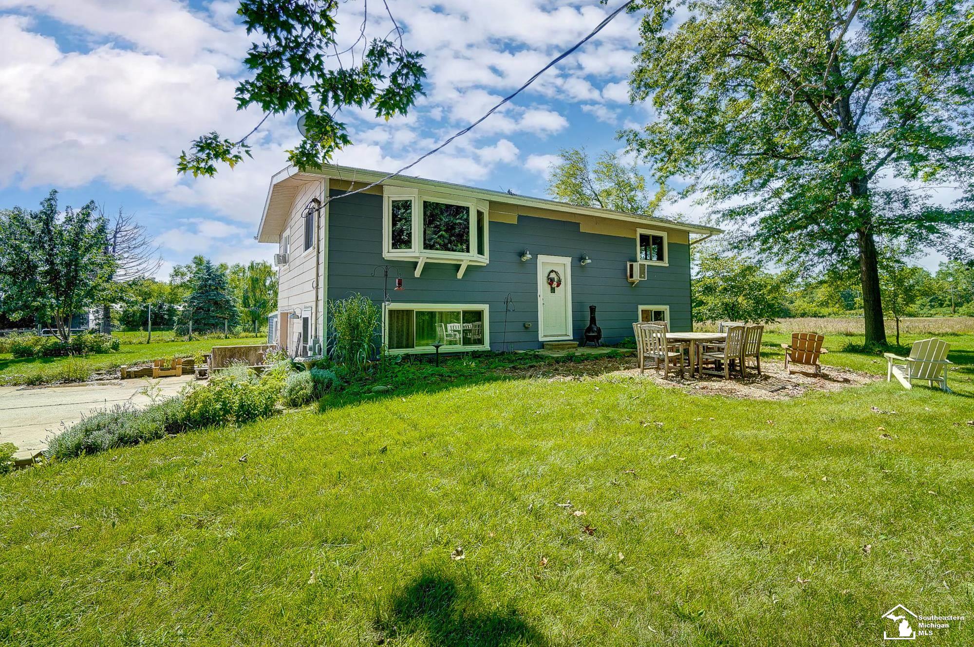 6398 North Rea Road Dundee, MI 48131 - Photo 4 of 59