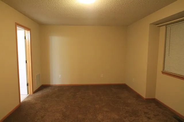 $1,875 | 14975 Pinto Lane, Savage, MN 55378