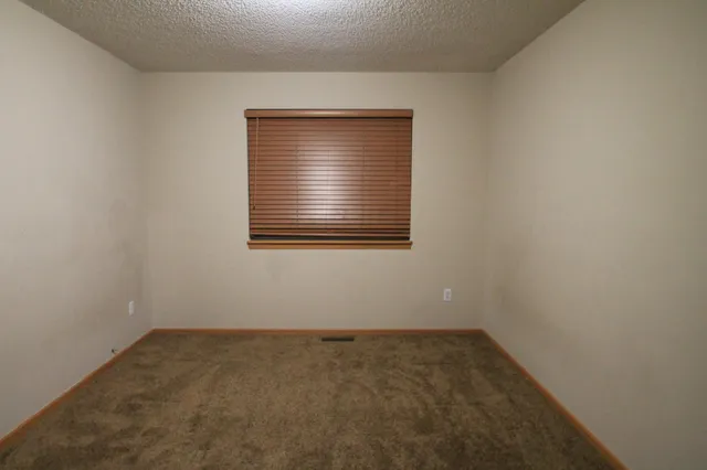 $1,875 | 14975 Pinto Lane, Savage, MN 55378