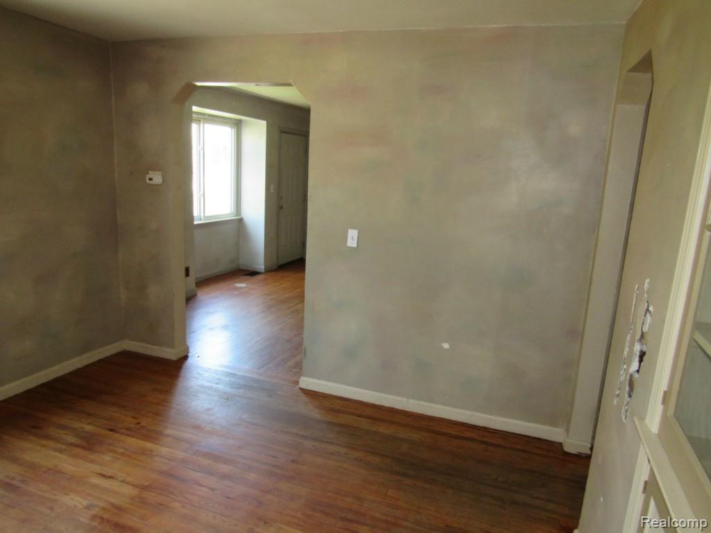 2827 Weaverton Rochester, MI 48307 - Photo 19 of 43 2827 WEAVERTON ROCHESTER HILLS (92).jpg