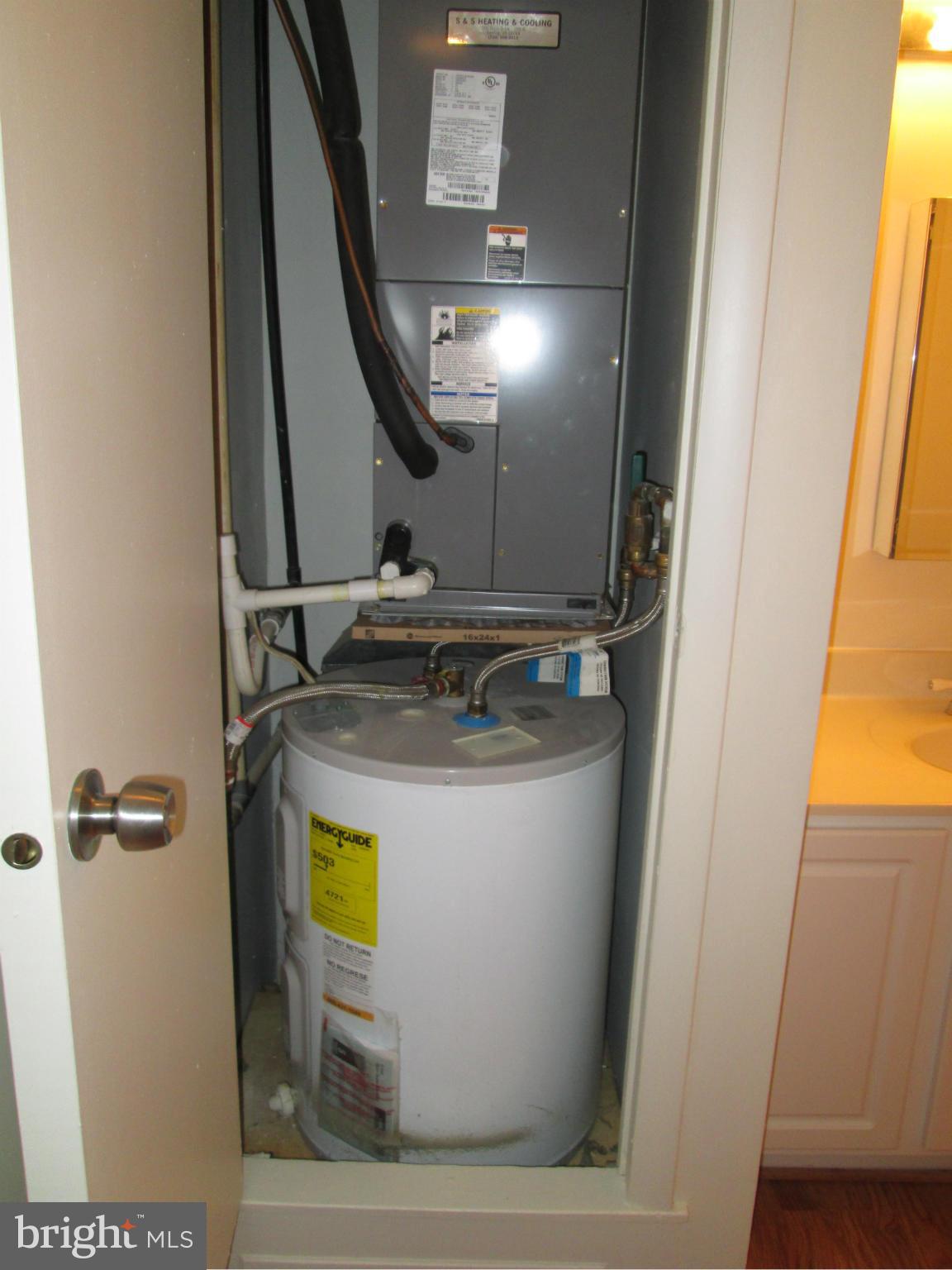 5808 Royal Ridge Drive, Unit R Springfield, VA 22152 - Photo 15 of 29 HVAC