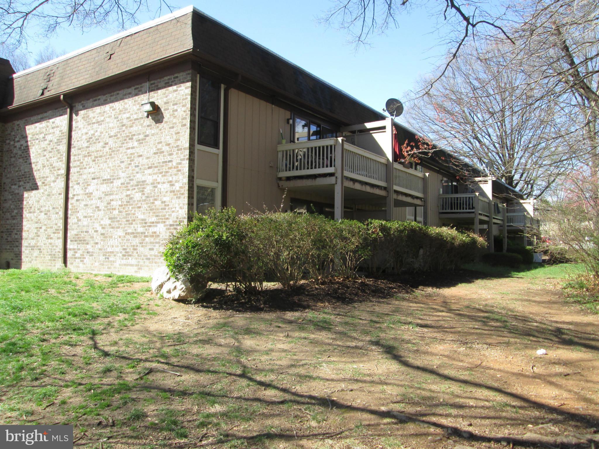 5808 Royal Ridge Drive, Unit R Springfield, VA 22152 - Photo 16 of 29 Exterior (Front)