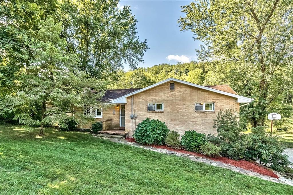 142 Overbrook Road Valencia, PA 16059 - Photo 1 of 21 Gallery Image 1