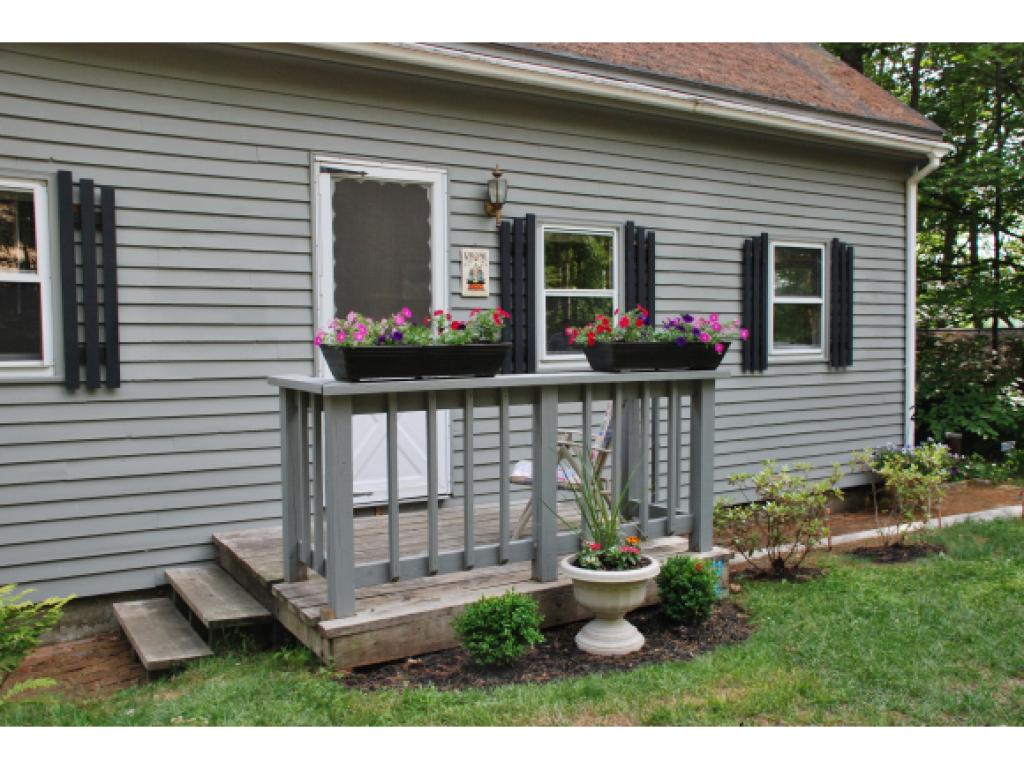 10 West Shore Road Barnstead, NH 03225 - Photo 2 of 36