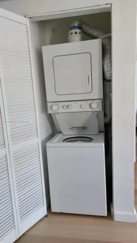 $2,600 | 1358 Pennsylvania Avenue, Unit 301, Miami Beach, FL 33139