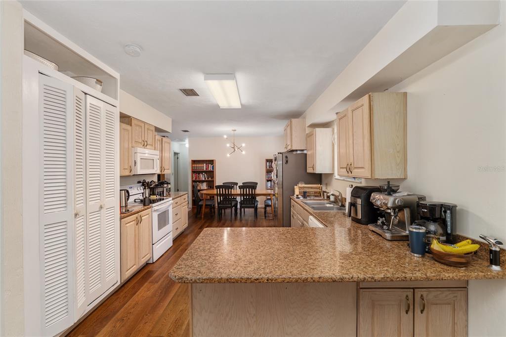 315 Northwest 28th Street Gainesville, FL 32607 - Photo 8 of 42