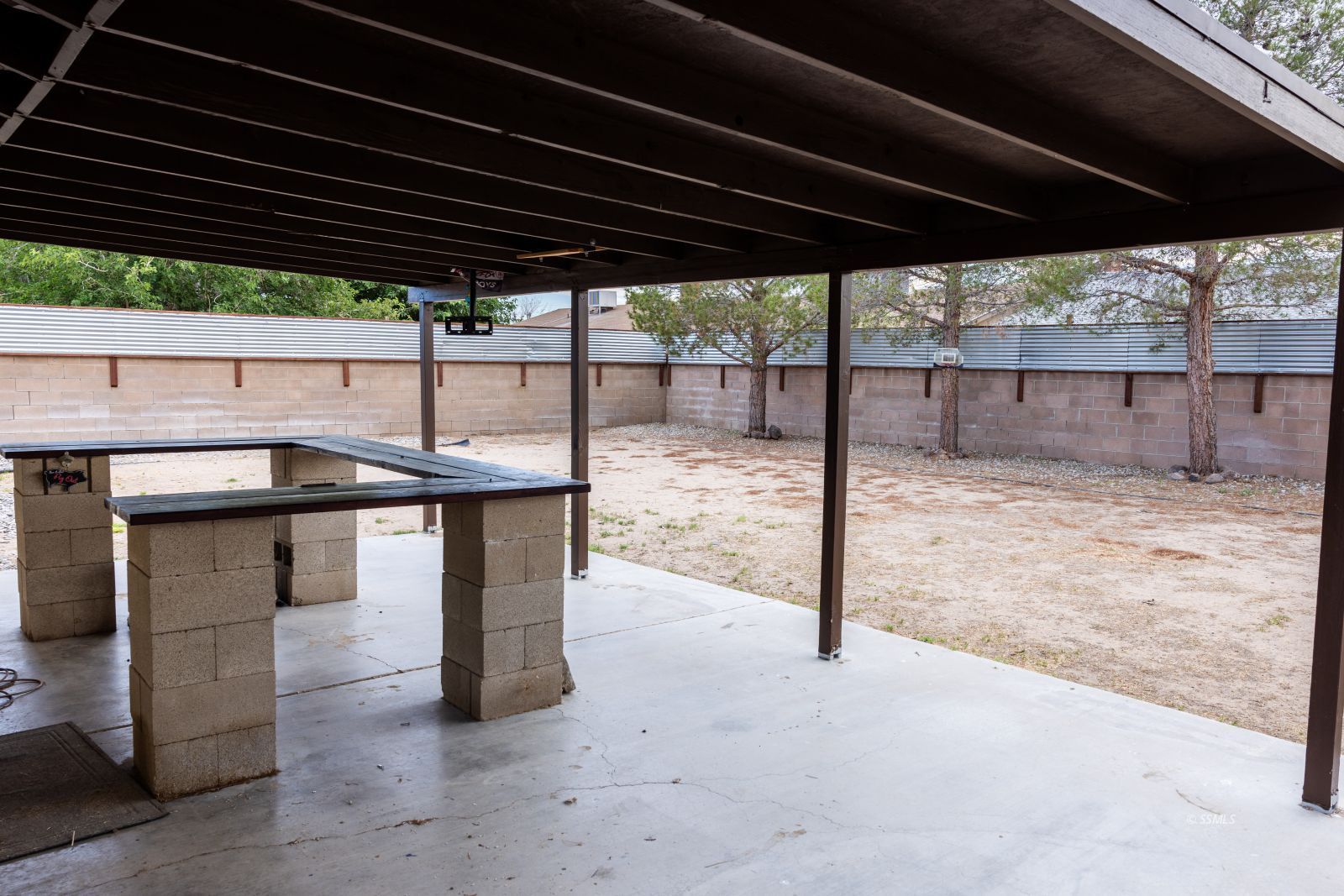 321 Mari Court Ridgecrest, CA 93555 - Photo 23 of 26 a view of a backyard