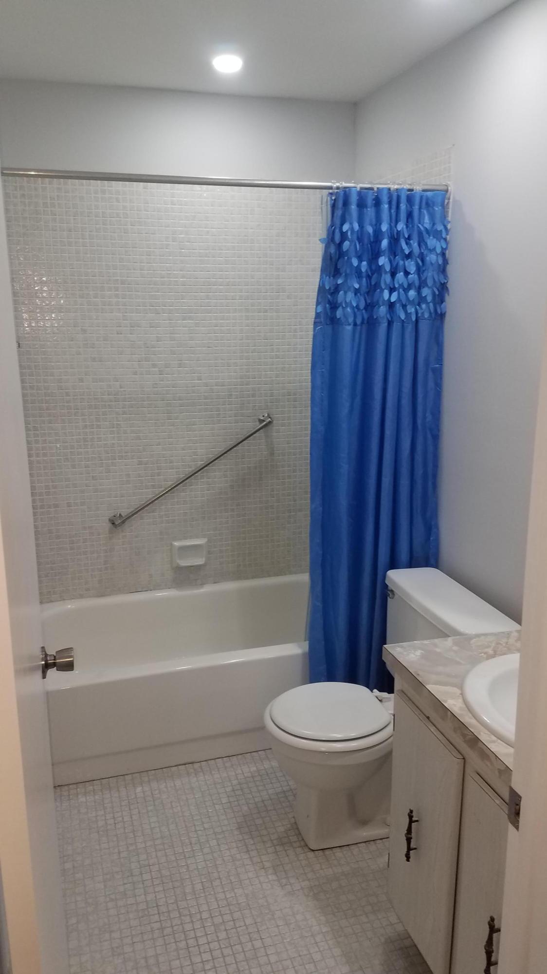949 Normandy Trail Delray Beach, FL 33484 - Photo 10 of 14 Guest Bath