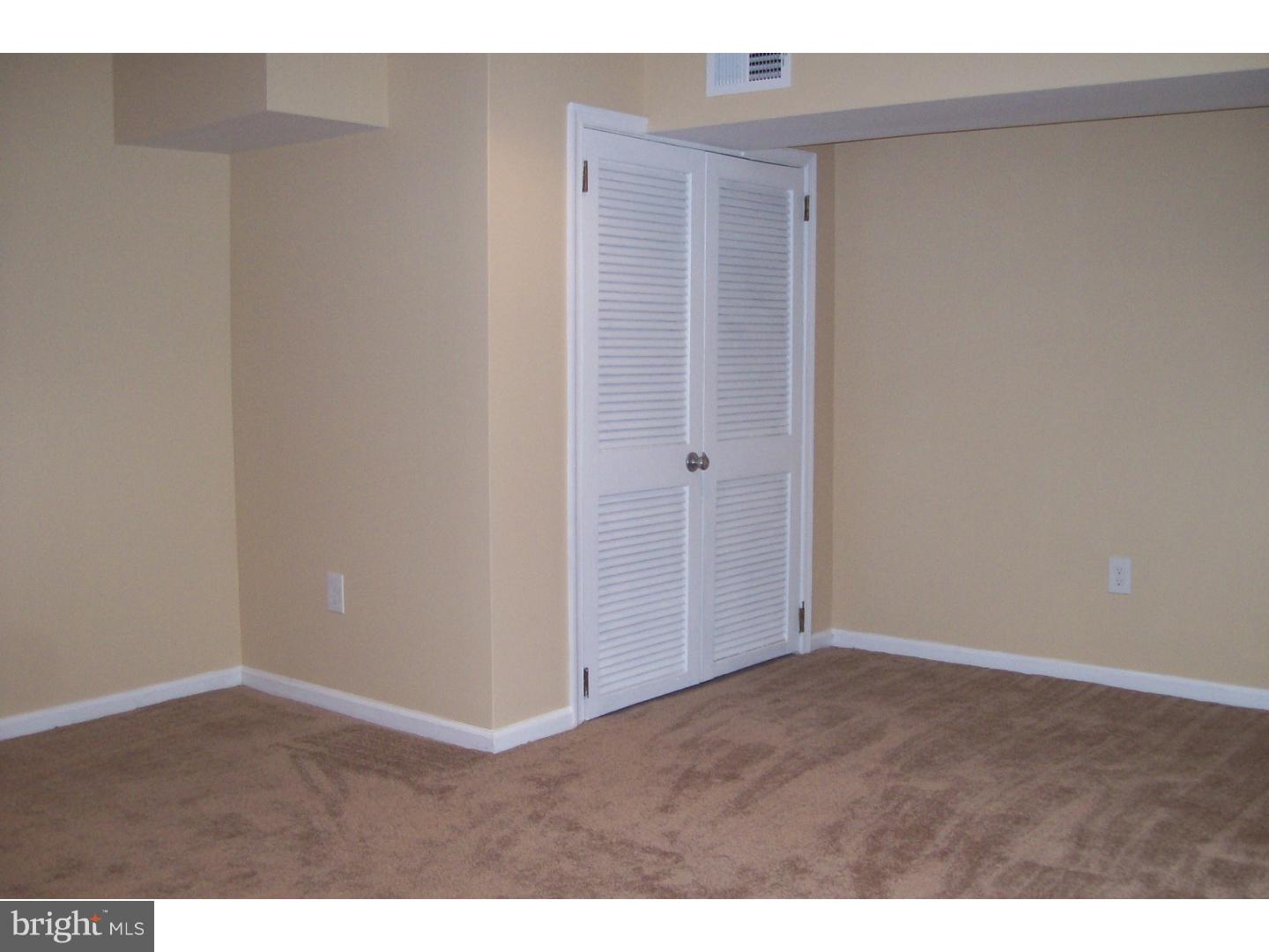 12017 Millbrook Road Philadelphia, PA 19154 - Photo 22 of 25 Family Room