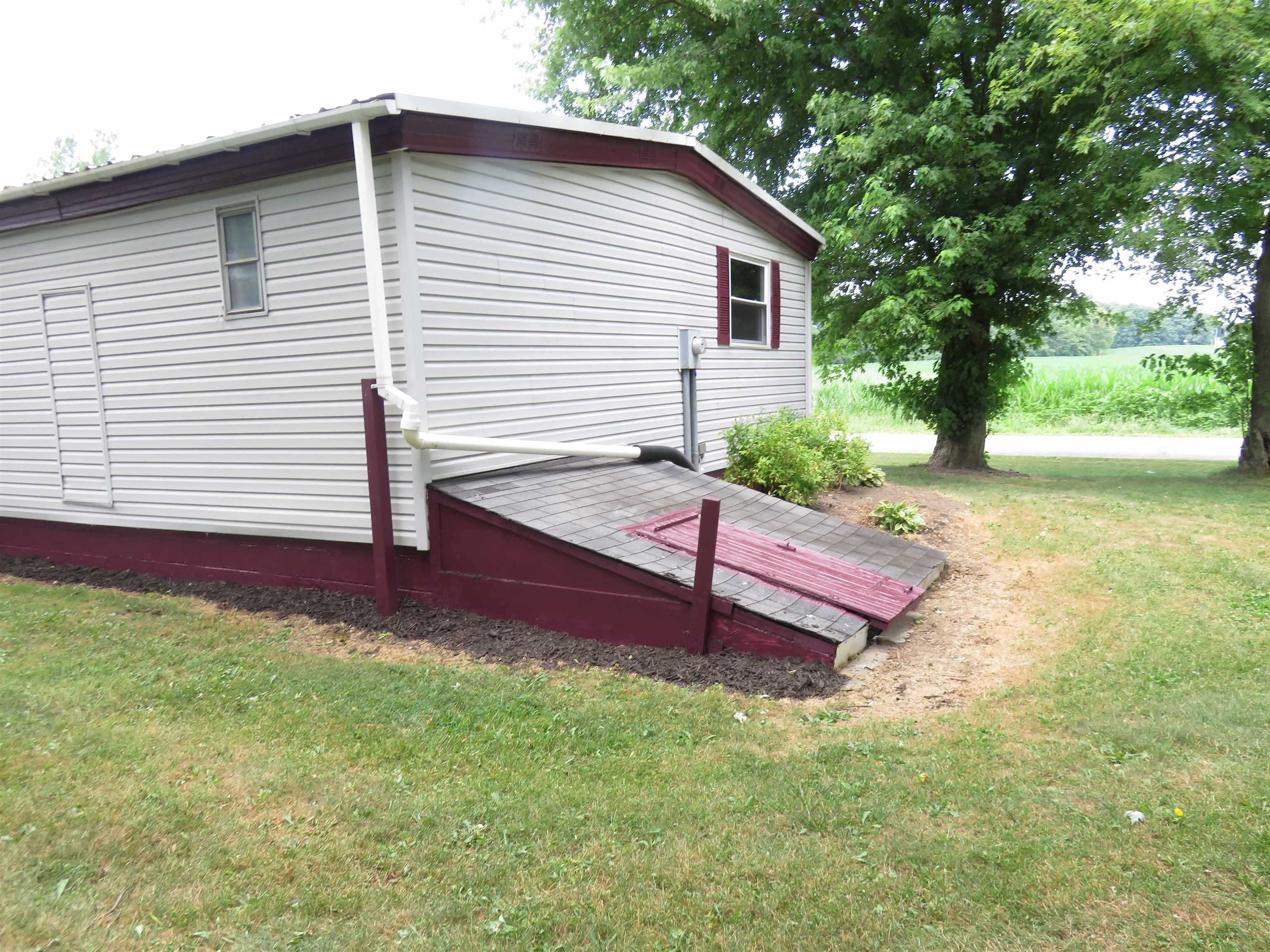 16325 Massey Road Hagerstown, IN 47346 - Photo 27 of 36 Gallery Image 27