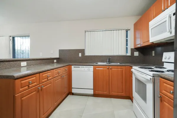 $2,250 | 14142 Southwest 260th Street, Unit 105, Homestead, FL 33032