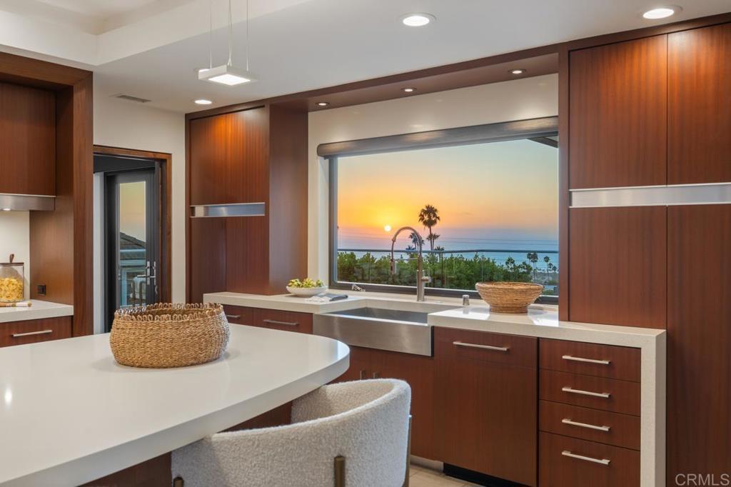 1126 Muirlands Vista Way La Jolla, CA 92037 - Photo 12 of 75