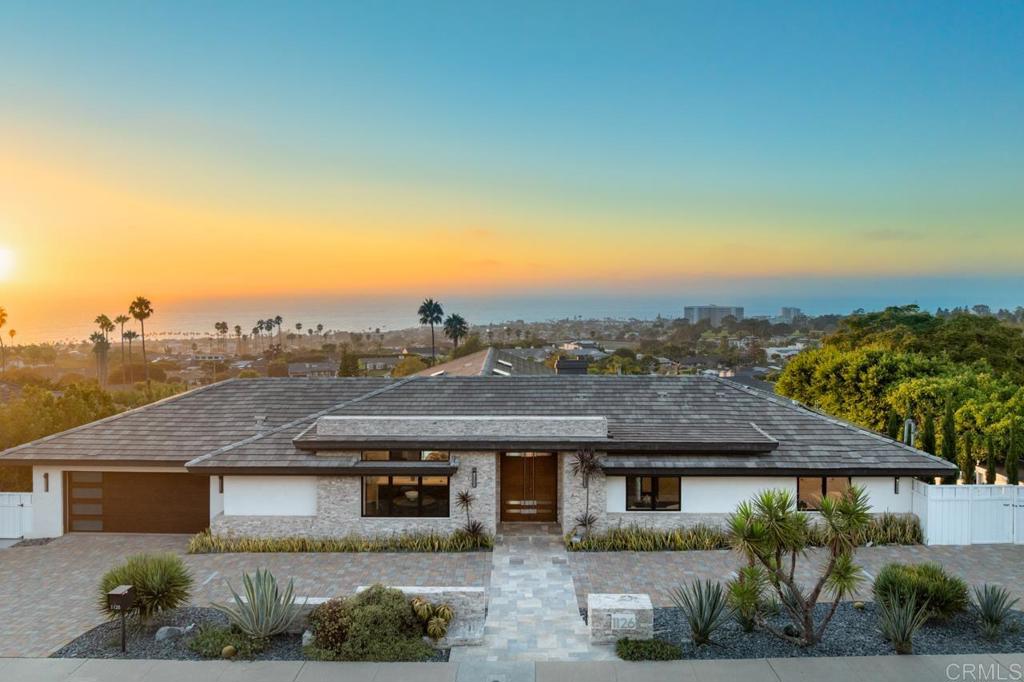 1126 Muirlands Vista Way La Jolla, CA 92037 - Photo 2 of 75