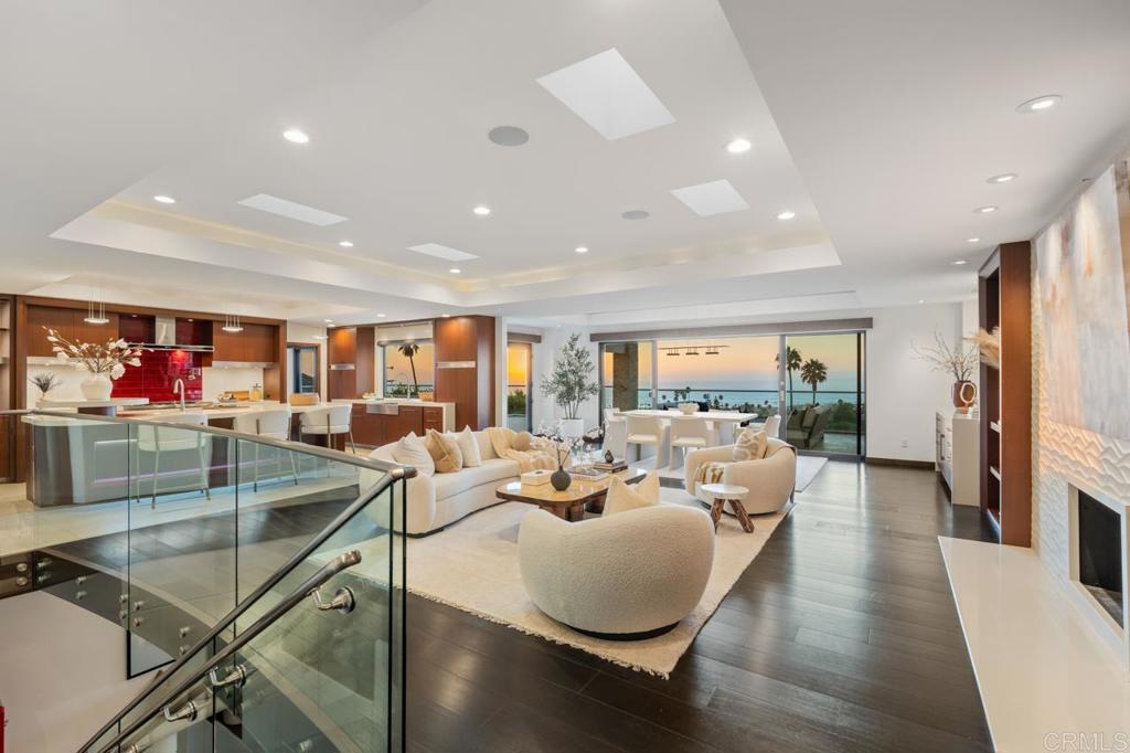 1126 Muirlands Vista Way La Jolla, CA 92037 - Photo 6 of 75