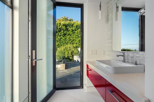 $8,488,000 | 1126 Muirlands Vista Way, La Jolla, CA 92037