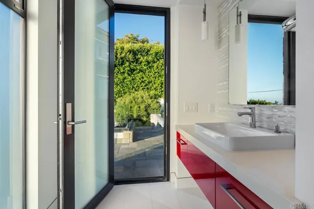 $8,488,000 | 1126 Muirlands Vista Way, La Jolla, CA 92037