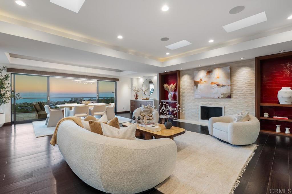 1126 Muirlands Vista Way La Jolla, CA 92037 - Photo 7 of 75