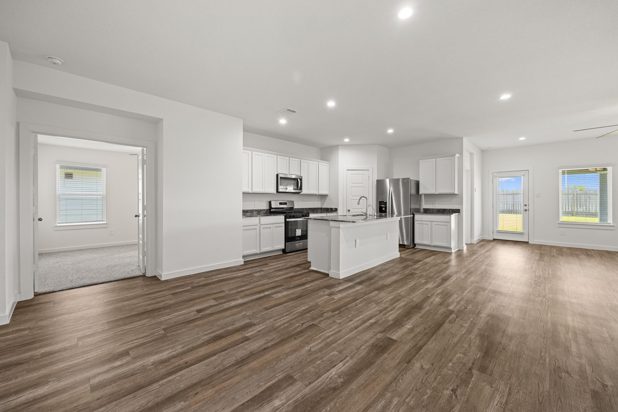 8611 Swenson Lane Rosharon, TX 77583 - Photo 14 of 41 Gallery Image 14